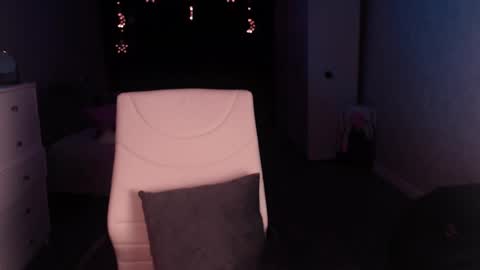 Snapshot of grace_crystal chatting on February 27, 2025, 11:48 pm Grace online show from February 27, 2025, 11:48 pm