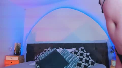 Snapshot of grace_duppon chatting on February 5, 2025, 7:53 pm Grace online show from February 5, 2025, 7:53 pm