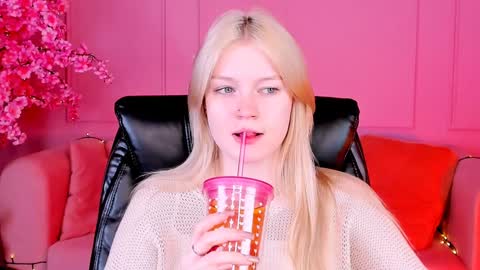 Grace Glamour online show from February 4, 2025, 5:31 am