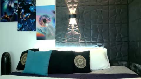 Snapshot of graceymilf999 chatting on December 17, 2025, 12:11 pm Gracey Milf online show from December 17, 2025, 12:11 pm