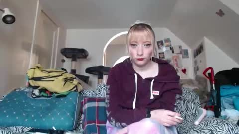 gracielynne1989 online show from April 20, 2026, 9:27 pm