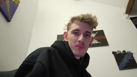 Snapshot of graff4 chatting on December 29, 2024, 9:20 pm Smallcom online show from December 29, 2024, 9:20 pm