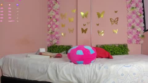 Snapshot of grandmother_milf chatting on February 28, 2026, 12:06 pm Mi Name is violeta online show from February 28, 2026, 12:06 pm