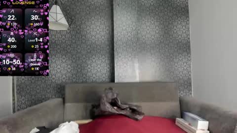 Snapshot of grandmother_milf chatting on March 6, 2026, 12:01 pm Mi Name is violeta online show from March 6, 2026, 12:01 pm