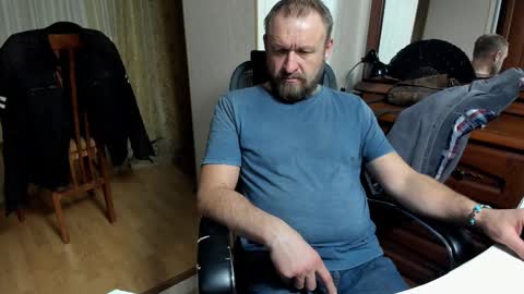 Snapshot of grandor_m chatting on March 5, 2025, 6:34 pm Anthony online show from March 5, 2025, 6:34 pm