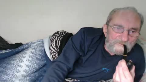 Mark online show from December 17, 2025, 6:58 pm