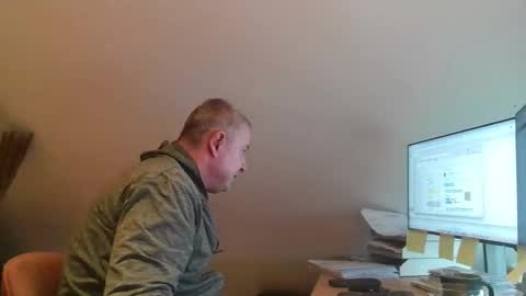 Snapshot of grau197077 chatting on February 12, 2026, 10:32 am grau197077 online show from February 12, 2026, 10:32 am