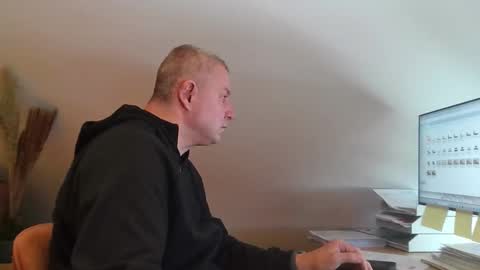 Snapshot of grau197077 chatting on February 16, 2026, 9:38 am grau197077 online show from February 16, 2026, 9:38 am