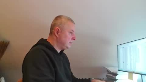 Snapshot of grau197077 chatting on February 17, 2026, 9:39 am grau197077 online show from February 17, 2026, 9:39 am