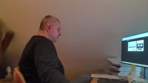 Snapshot of grau197077 chatting on February 18, 2026, 8:21 am grau197077 online show from February 18, 2026, 8:21 am