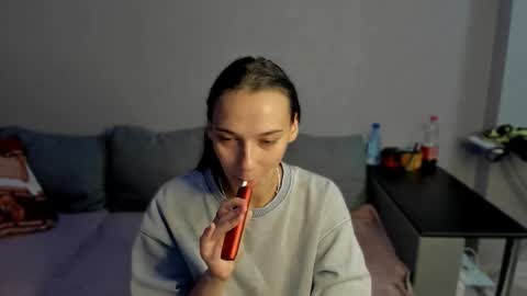 Snapshot of gravitation777 chatting on January 12, 2026, 1:11 am Anna online show from January 12, 2026, 1:11 am