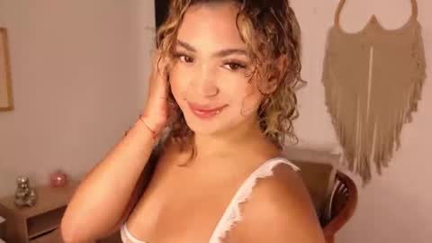 Snapshot of grecia_miller_ chatting on May 19, 2026, 12:11 pm grecia_miller_ online show from May 19, 2026, 12:11 pm