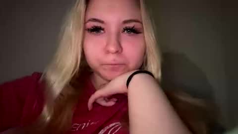 Lina 3 online show from March 16, 2026, 5:39 pm