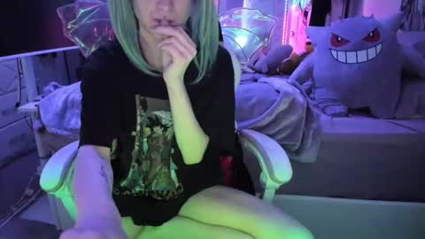 GreenEyedLovexo online show from May 10, 2026, 1:27 pm