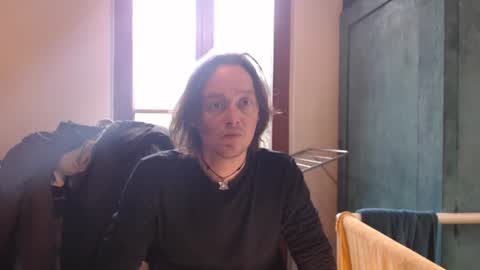 Snapshot of greenmoon88888 chatting on December 18, 2025, 12:44 pm Greenmoon online show from December 18, 2025, 12:44 pm