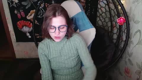 Lina online show from May 6, 2026, 11:37 am