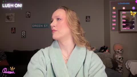 Snapshot of greenxxxqueen chatting on April 4, 2026, 3:05 am SexQueen Nikki online show from April 4, 2026, 3:05 am