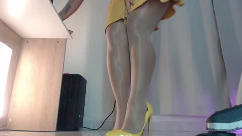 Snapshot of greta_bellucci chatting on January 23, 2025, 10:01 pm Greta online show from January 23, 2025, 10:01 pm