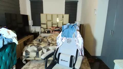 greta_v online show from December 2, 2025, 10:20 am