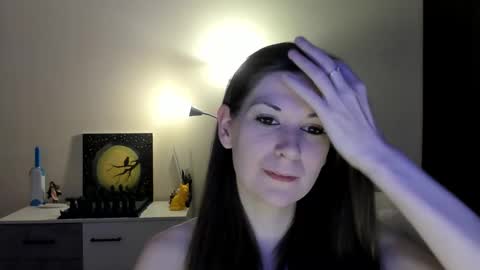 Greta online show from December 17, 2025, 9:21 pm