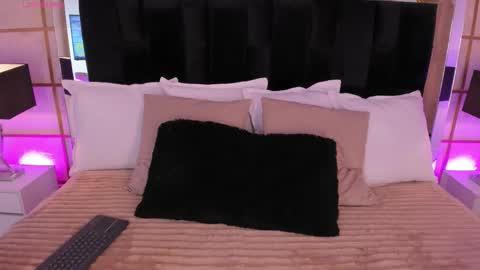 Greta Velvet  online show from December 4, 2025, 7:33 pm