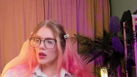 Snapshot of gretchen_mol chatting on January 10, 2026, 7:43 am gretchen_mol online show from January 10, 2026, 7:43 am