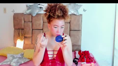 Snapshot of grettaandcoulle chatting on February 12, 2025, 1:41 am grettaandcoulle online show from February 12, 2025, 1:41 am