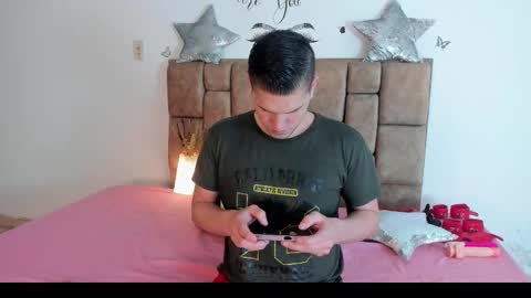 Snapshot of grettaandcoulle chatting on February 21, 2025, 1:55 am grettaandcoulle online show from February 21, 2025, 1:55 am