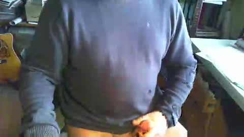 Snapshot of greyhounddog chatting on January 17, 2026, 12:43 pm greyhounddog online show from January 17, 2026, 12:43 pm