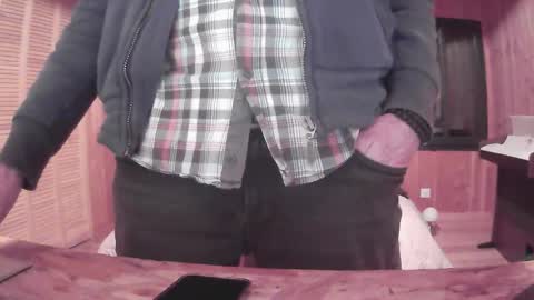 Snapshot of grimbergen123 chatting on December 20, 2025, 8:49 pm Grim online show from December 20, 2025, 8:49 pm