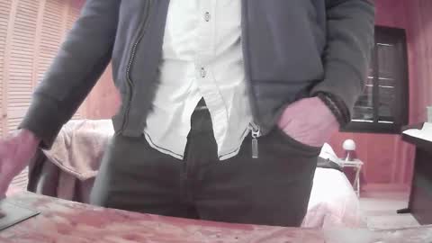 Snapshot of grimbergen123 chatting on December 21, 2025, 11:17 am Grim online show from December 21, 2025, 11:17 am