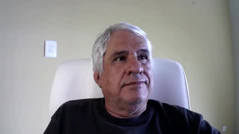 Snapshot of grisa01 chatting on February 11, 2025, 12:37 pm grisa01 online show from February 11, 2025, 12:37 pm