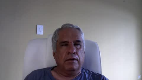 Snapshot of grisa01 chatting on February 19, 2025, 6:54 pm grisa01 online show from February 19, 2025, 6:54 pm
