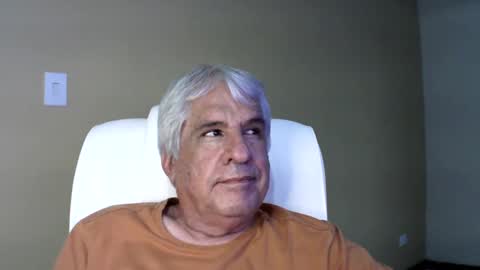 Snapshot of grisa01 chatting on March 2, 2025, 9:43 pm grisa01 online show from March 2, 2025, 9:43 pm