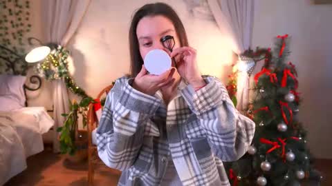 Gwen online show from February 11, 2026, 4:39 am