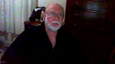 Snapshot of gtnolder60 chatting on April 21, 2026, 1:42 am Gary online show from April 21, 2026, 1:42 am