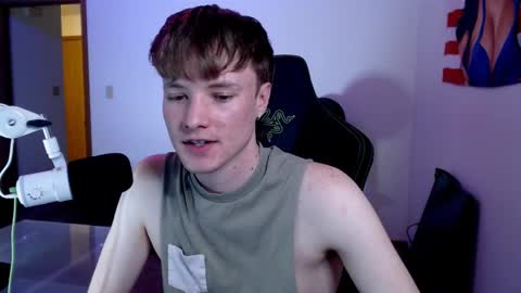 gucciboi4 online show from January 25, 2025, 3:40 am