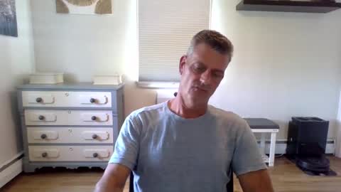 gudguy2025 online show from June 19, 2026, 3:38 pm