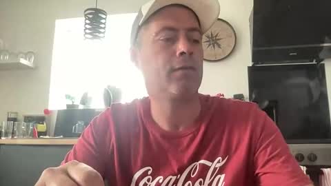 Snapshot of guil0 chatting on September 8, 2025, 6:51 pm guil0 online show from September 8, 2025, 6:51 pm