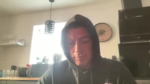 Snapshot of guil0 chatting on September 10, 2025, 9:42 am guil0 online show from September 10, 2025, 9:42 am