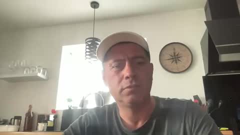 Snapshot of guil0 chatting on September 13, 2025, 10:59 am guil0 online show from September 13, 2025, 10:59 am
