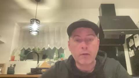 Snapshot of guil0 chatting on February 22, 2026, 6:02 am guil0 online show from February 22, 2026, 6:02 am