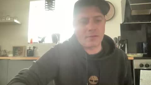 guil0 online show from February 23, 2026, 8:06 pm