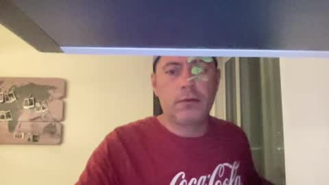 Snapshot of guil0 chatting on July 7, 2026, 1:08 am guil0 online show from July 7, 2026, 1:08 am