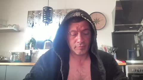 Snapshot of guil0 chatting on July 18, 2026, 9:13 am guil0 online show from July 18, 2026, 9:13 am