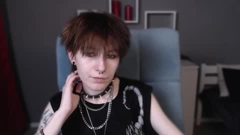 guitarandangell online show from November 11, 2025, 5:40 am