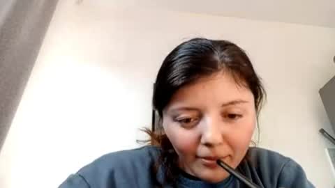 Snapshot of gussietackitt chatting on April 20, 2026, 2:31 pm Alana online show from April 20, 2026, 2:31 pm
