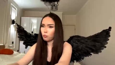 Snapshot of gussietackitt chatting on May 9, 2026, 1:16 pm Alana online show from May 9, 2026, 1:16 pm