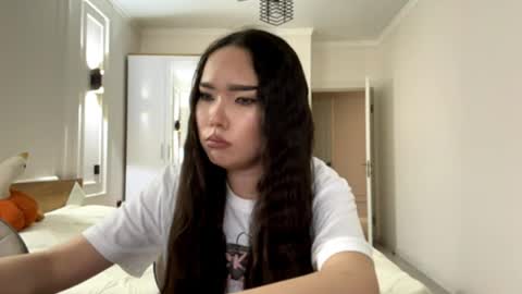 Snapshot of gussietackitt chatting on May 10, 2026, 1:05 pm Alana online show from May 10, 2026, 1:05 pm