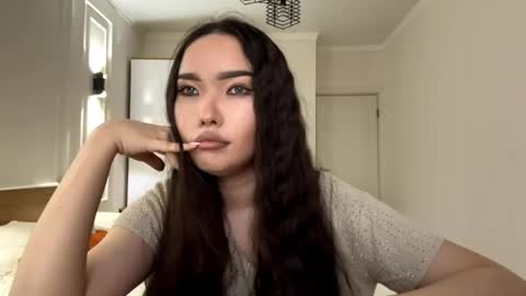 Snapshot of gussietackitt chatting on May 11, 2026, 1:17 pm Alana online show from May 11, 2026, 1:17 pm